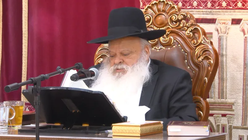 אדם קדוש